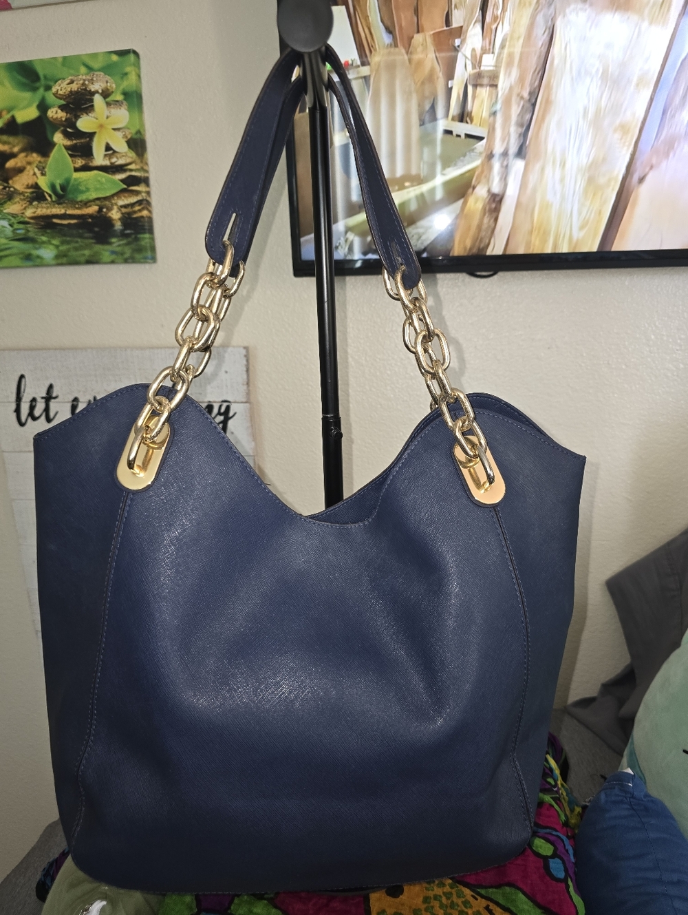 Michael Kors Navy Leather Lillie Shoulder Bag with Gold Hardware - Picture 5 of 10